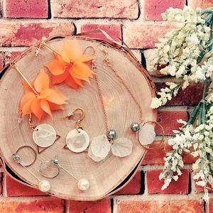 Set of 4 pairs vintage earrings